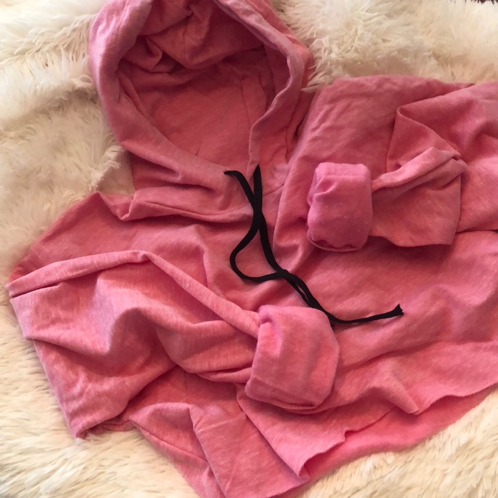 Over The Limit Cropped Fleece Hoodie in Heather Pink Size Medium